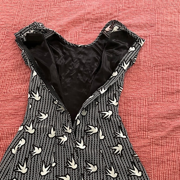 H&M Divided women’s size 2 bird motif lined mini Dress - Picture 11 of 16